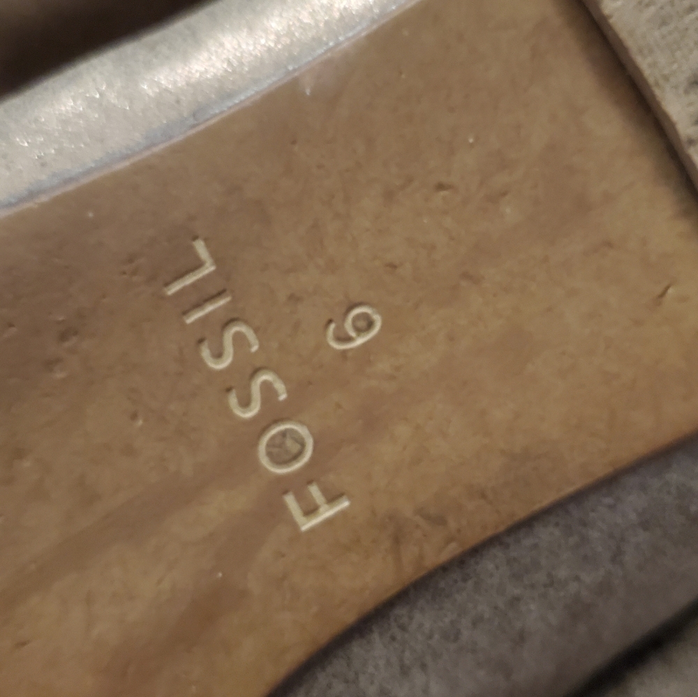 Fossil Womens Tan Buckle Toe Flats - Picture 6 of 9